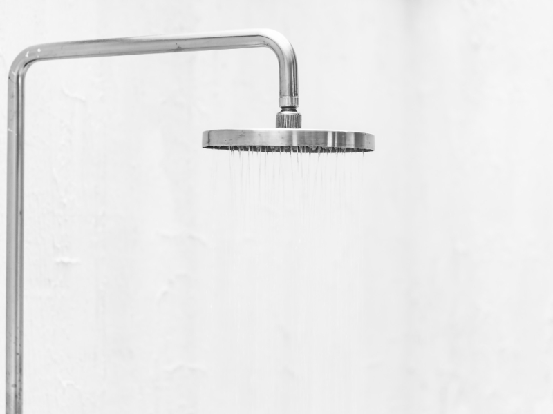 Installer une nouvelle colonne de douche (avantages, étapes, meilleures marques, distributeurs, prix)